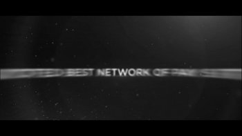 Блондинка садится вагиной на его