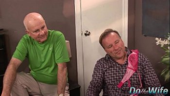 Накончал спермы на попку американки