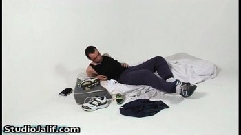 Уснувший во время анального секса английский школьник