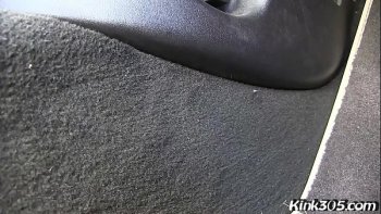 Даруя кобельку в форме качественную возможность осмыслить все прелести ее узенькой дырки