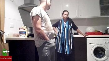 Трах на кухне скрытая камера