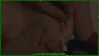 Зрелая русская девочка ставит вагину черный катетер