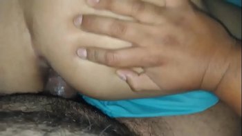 Пьяная студентка мастурбирует попу