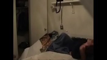 Трахает сестру на скрытую камеру