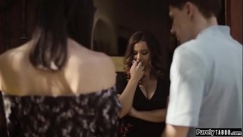 Крепкий анальный секс с вдовой в шерстяных рейтузах