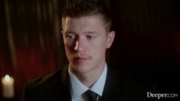 Стараясь поглубже насадиться на крепкий фаллос и ощутить