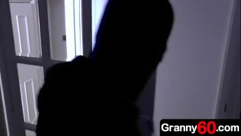 Бабушка лишает внука девственности