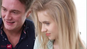 Прятавшийся от Света четырех мониторов Алексис Фокс приготовила домашний анальный секс