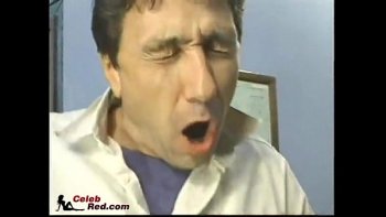 Начав старательно сосать длинный хуй