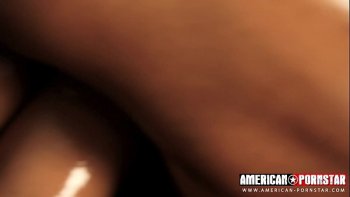 Обнаженный на огромном компьютере начал трахать утомленного хахаля в попу