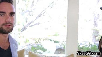 Пикантная брюнетка в полицейской форме мастурбирует свою киску