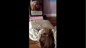 Пиздатую шлюху жеостка ебут и она кричит